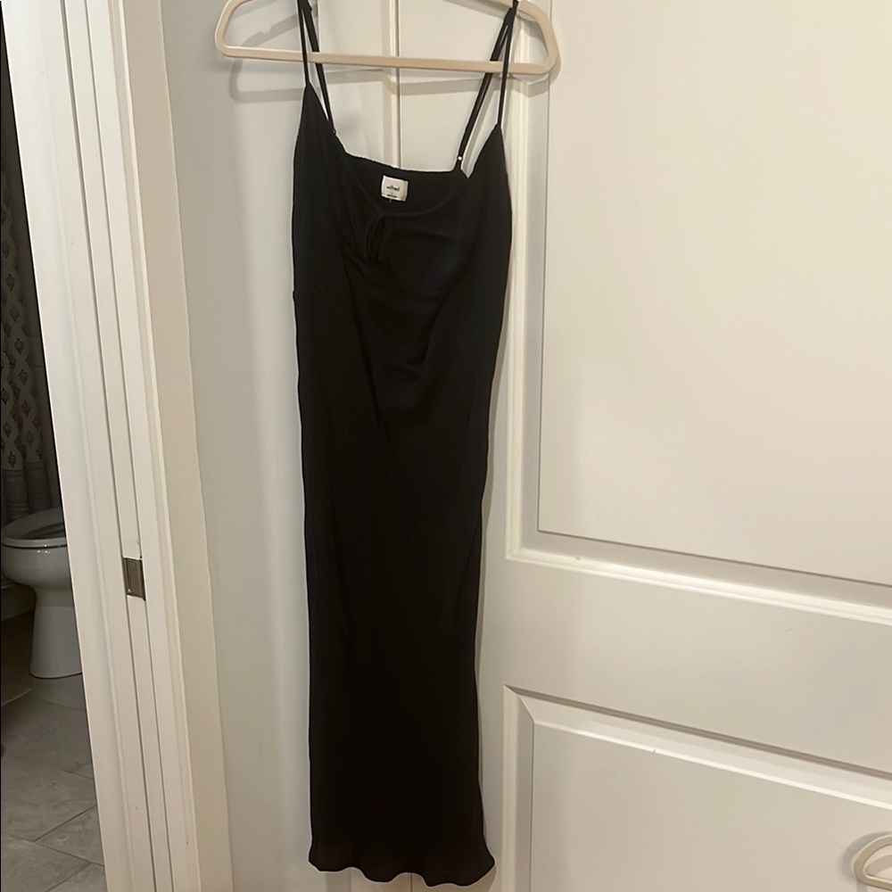 Black Aritzia dress